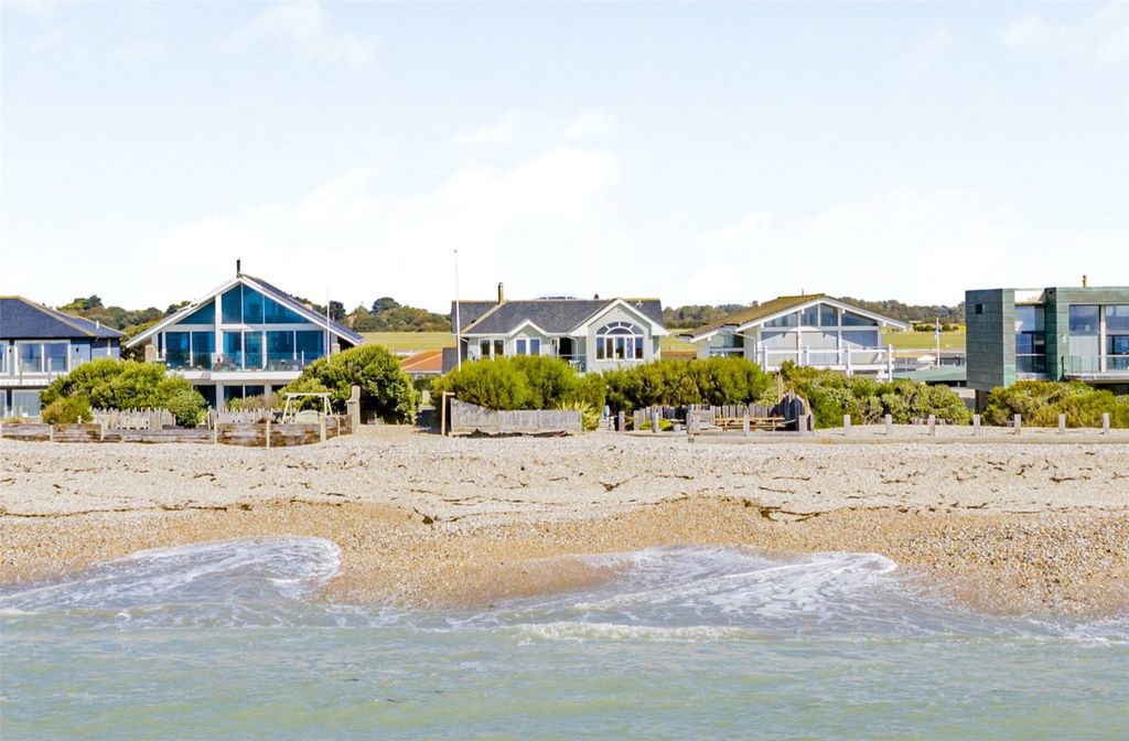 Property photo 1 of 53 Rear Beach Aspect