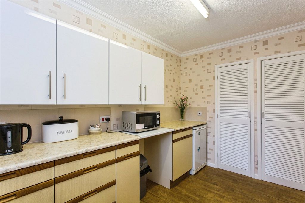 Property photo 3 of 18 Picture No. 17
