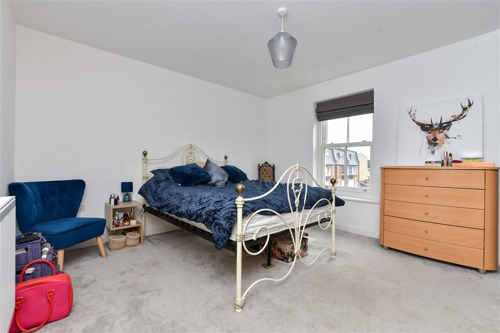 Property photo 1 of 7 Bedroom 1