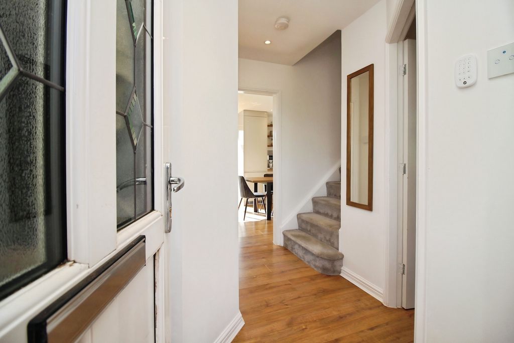 Property photo 3 of 26