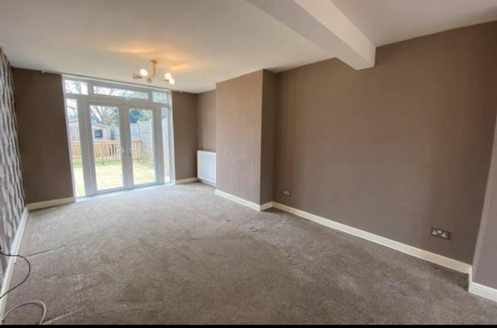 Property photo 3 of 9 Image