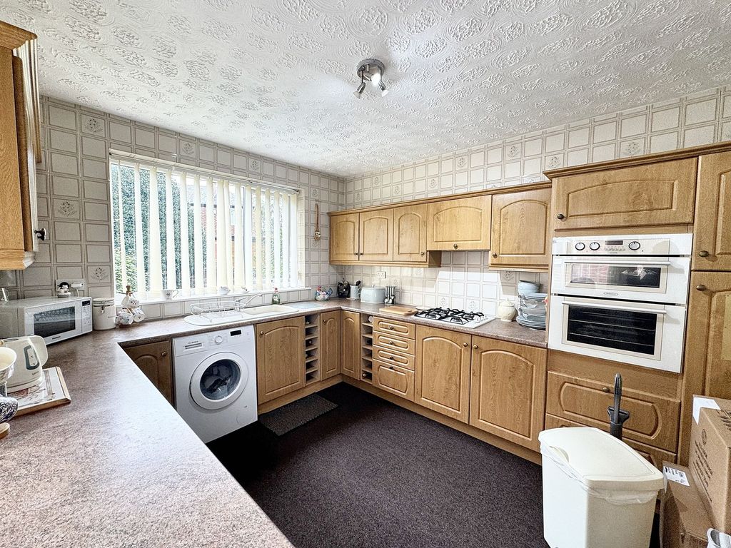 Property photo 3 of 40