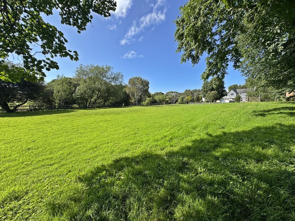 Property photo 2 of 43