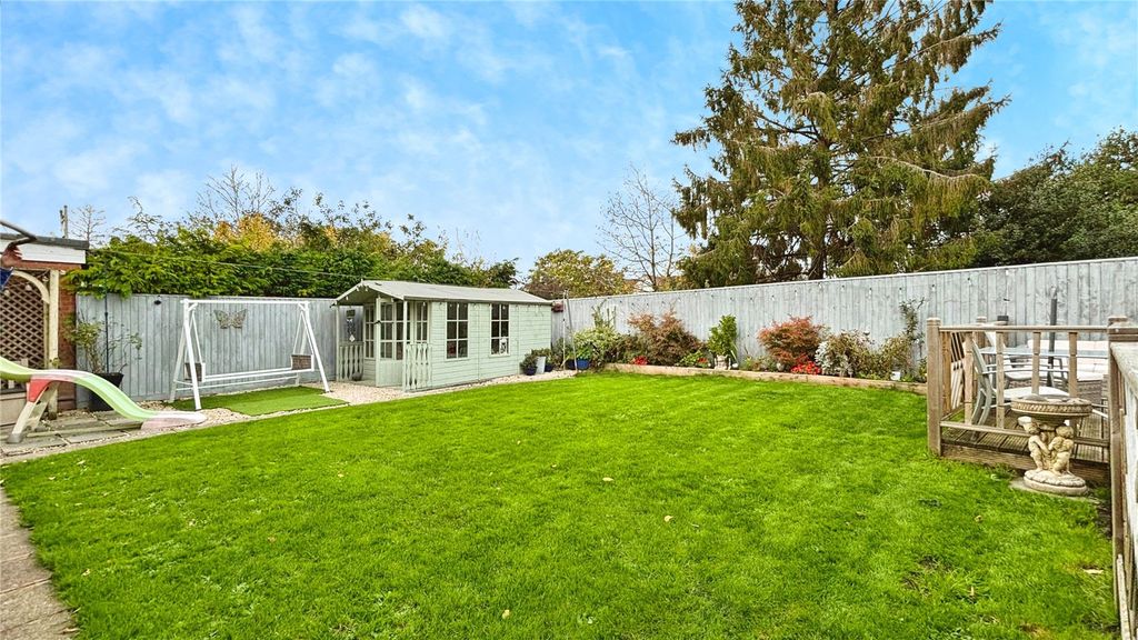 Property photo 2 of 28 Picture No. 35