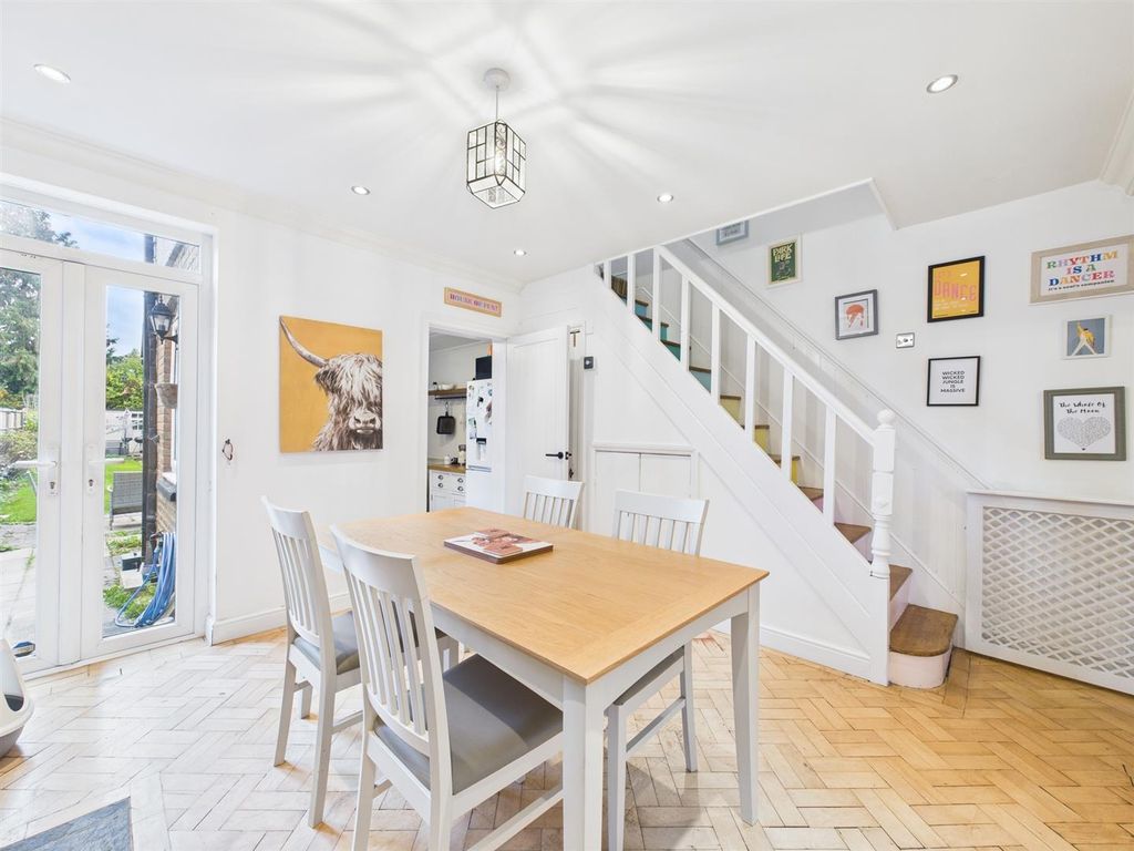 Property photo 3 of 11 Cam02435G0-Pr0061-Still007.Jpg