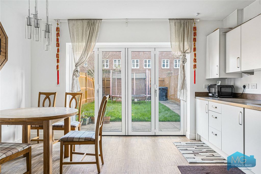 Property photo 3 of 21 Picture No. 30