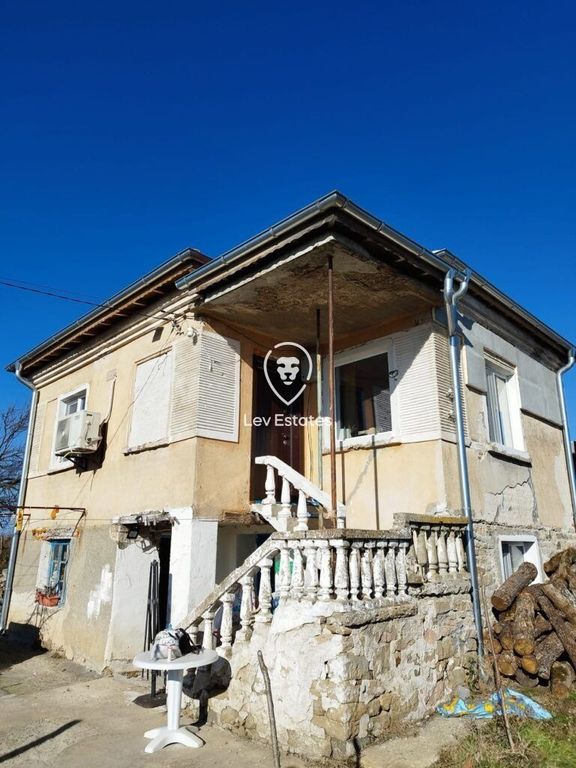 Property photo 1 of 18