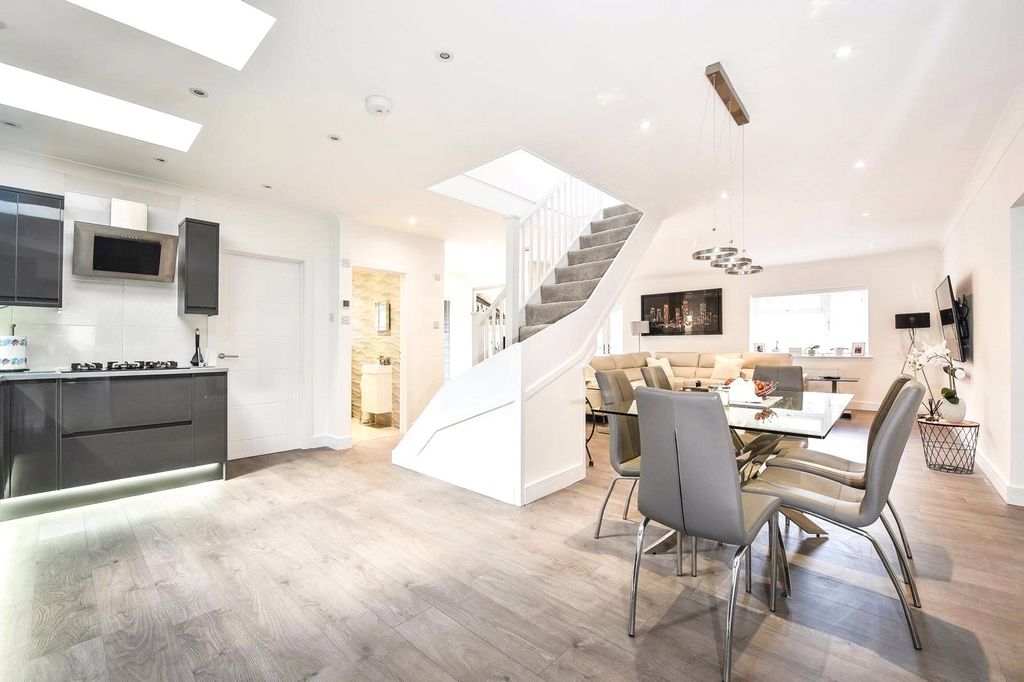 Property photo 3 of 18 Picture No. 13