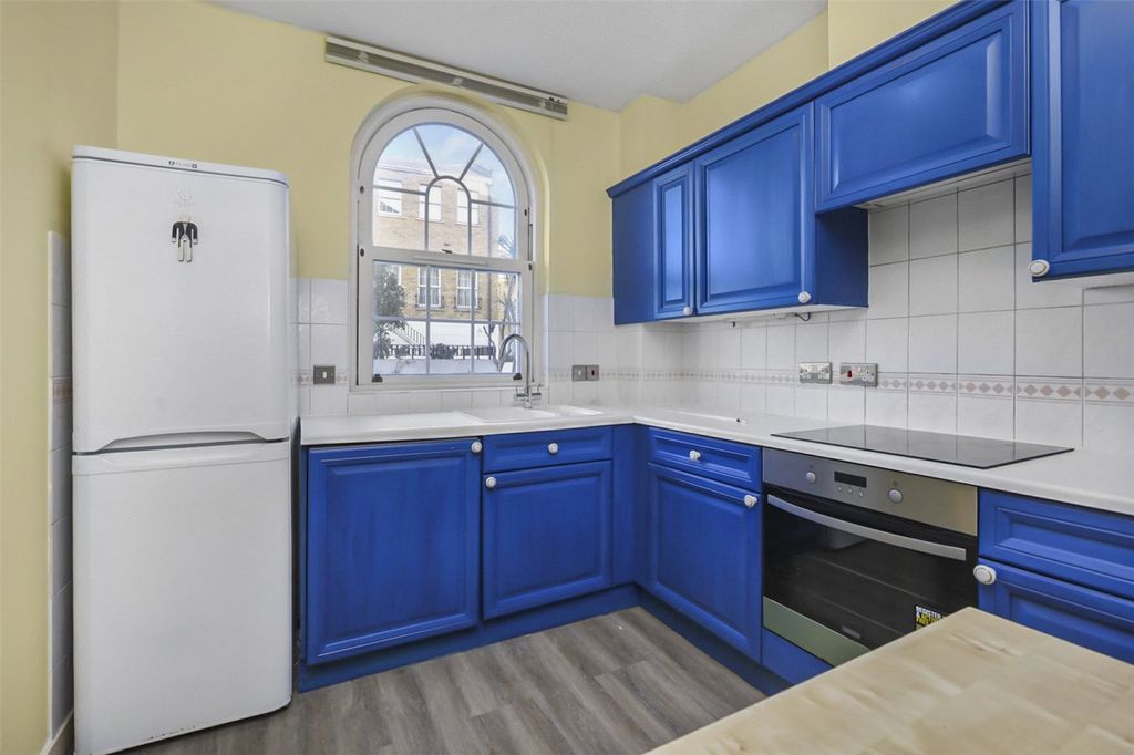 Property photo 3 of 11