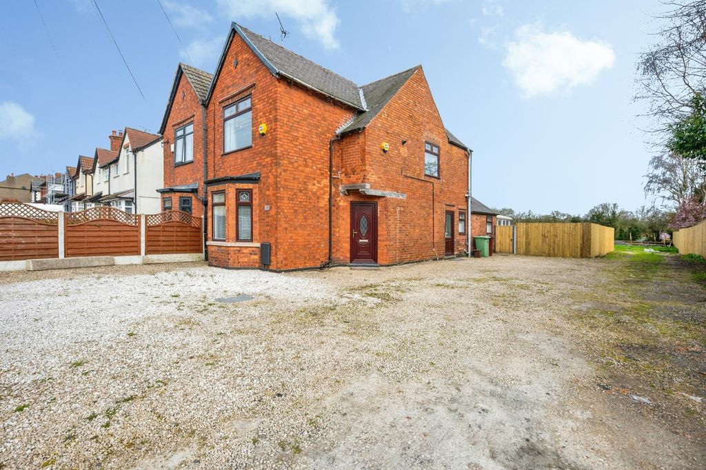 Property photo 2 of 19 Side