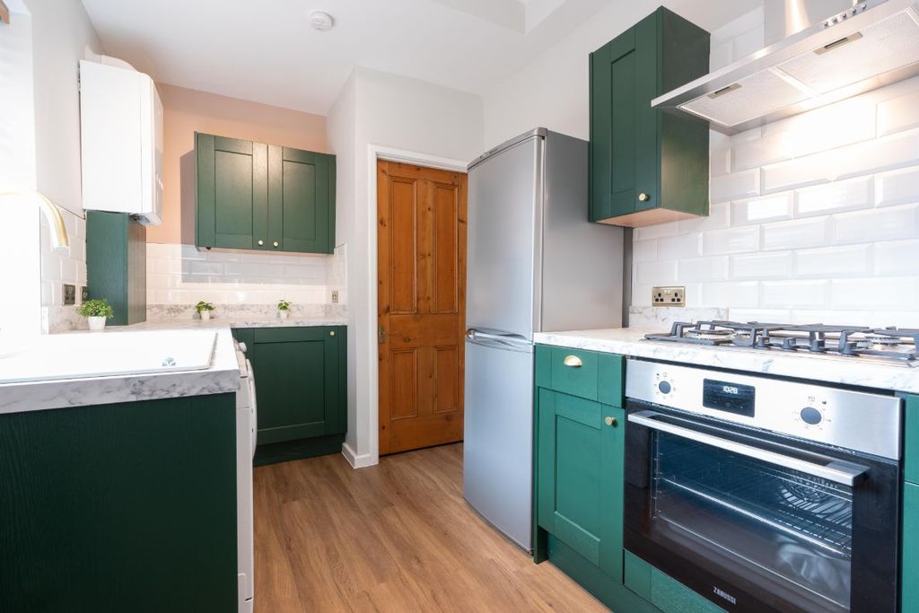 Property photo 2 of 6 41Dr - Kitchen