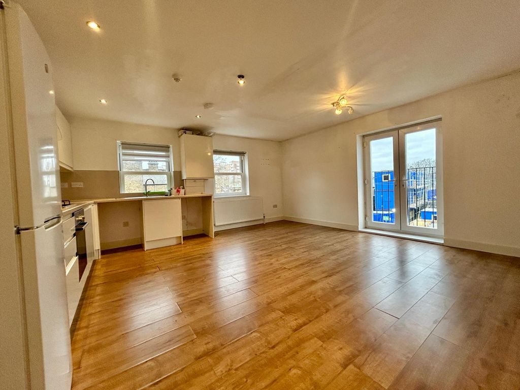 Property photo 1 of 4 2 Bedroom Flat For Rent In Tottenham