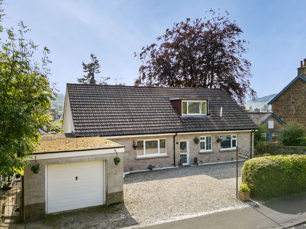 Property photo 1 of 35