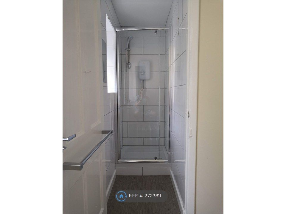 Property photo 3 of 10 Separate Shower Room