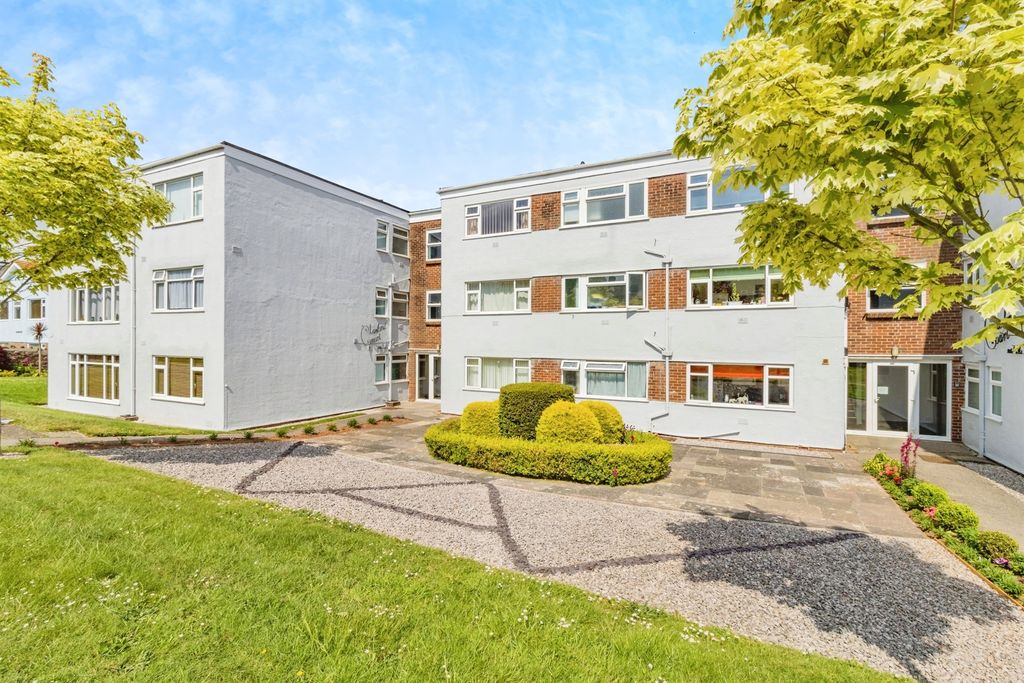 Property photo 2 of 17