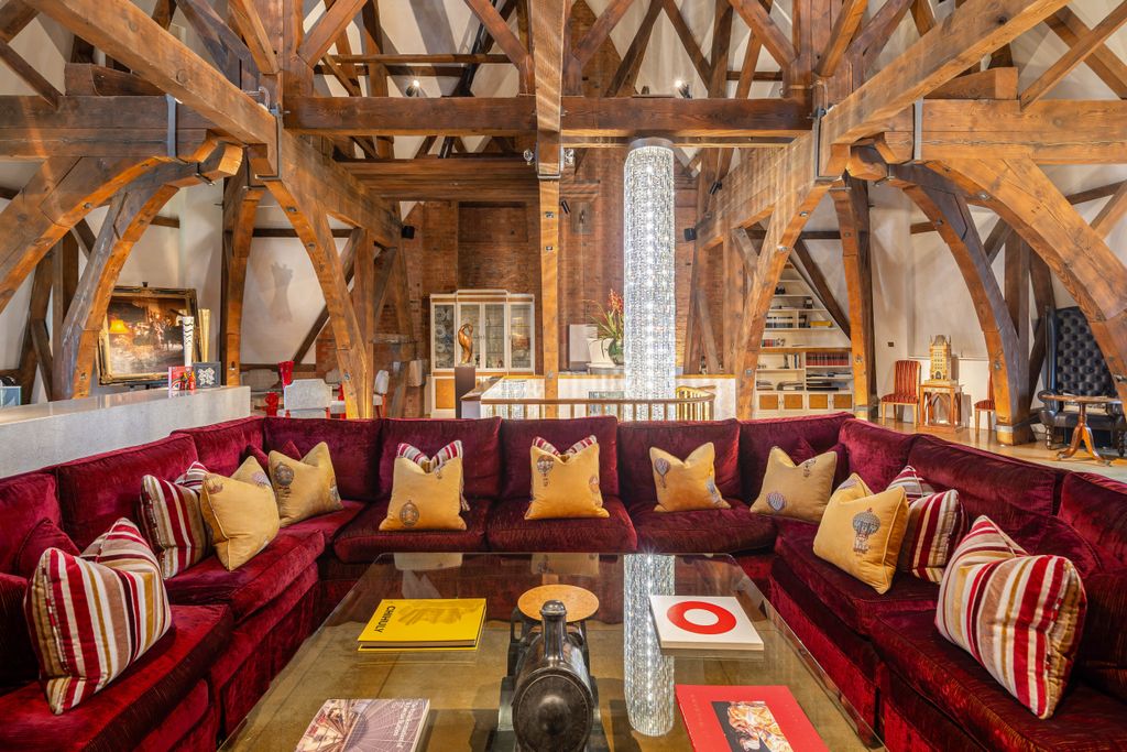 Property photo 3 of 26