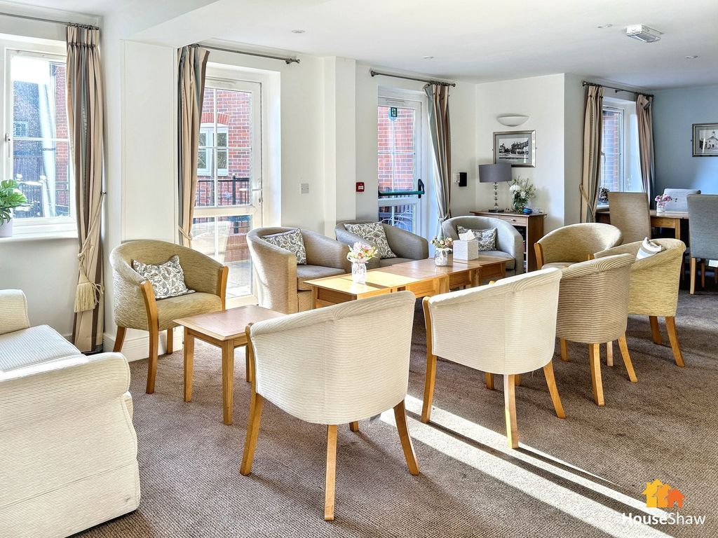 Property photo 3 of 12