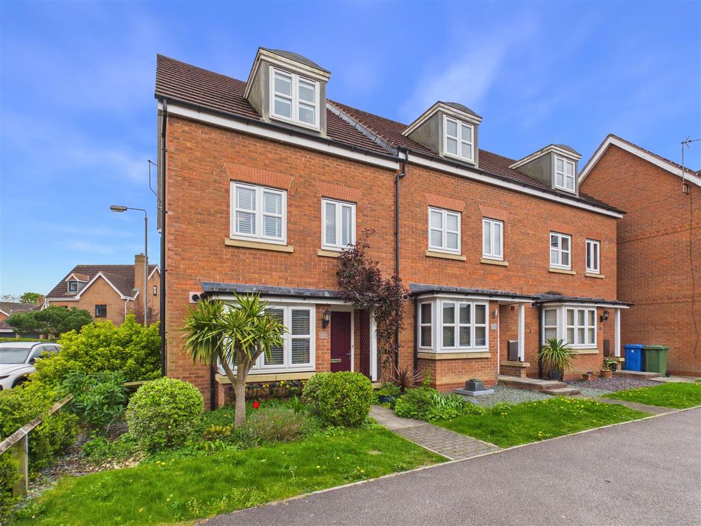 Property photo 1 of 19 20 Hidcote Walk - Main Image