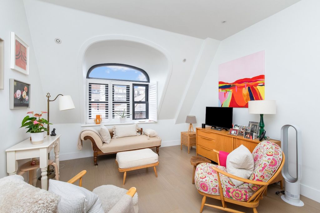 Property photo 2 of 7 4661201