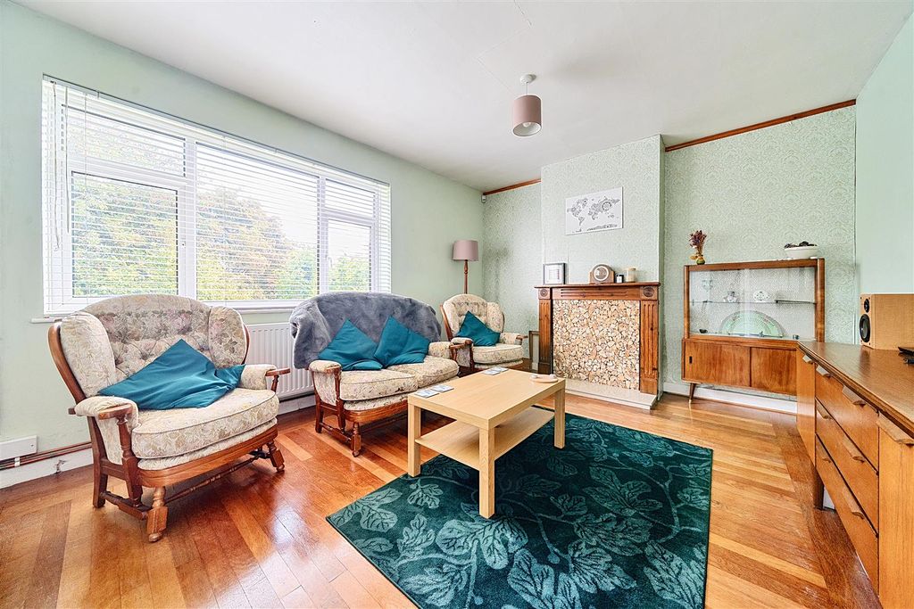 Property photo 2 of 13 Lounge/Diner