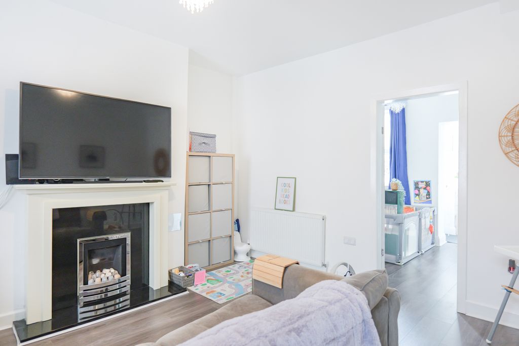 Property photo 3 of 18