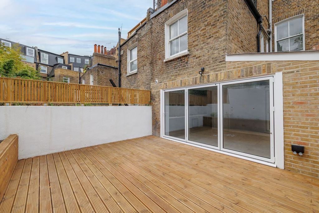 Property photo 2 of 6