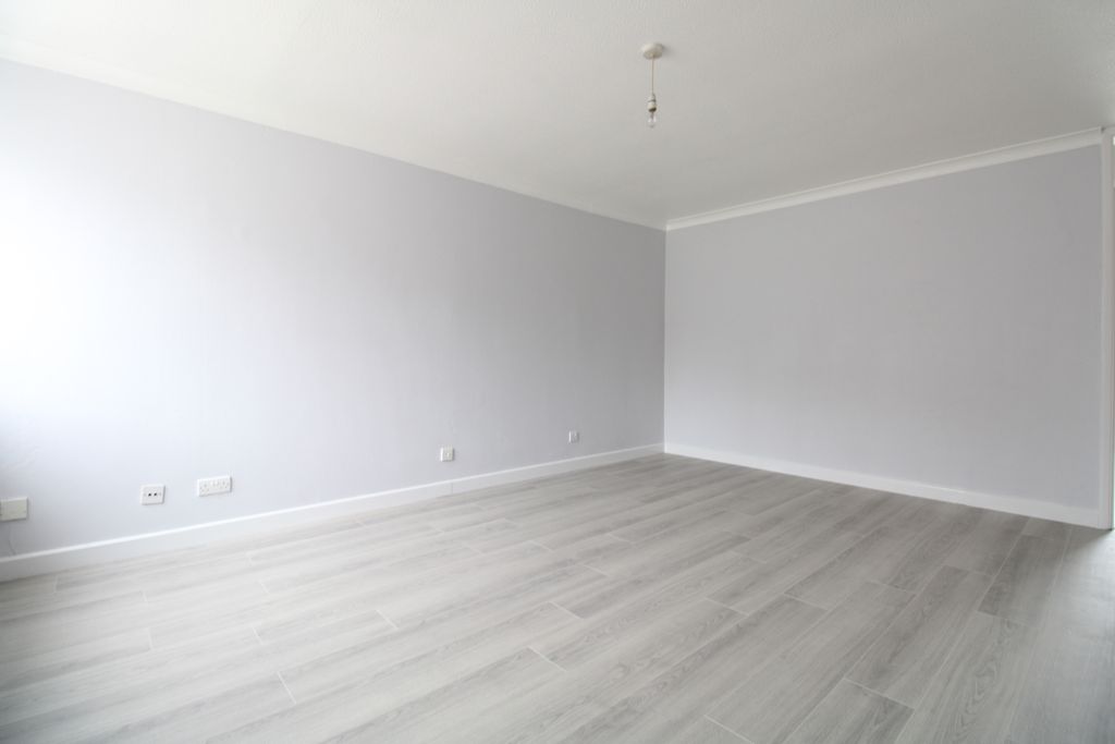 Property photo 3 of 14 Img_7284