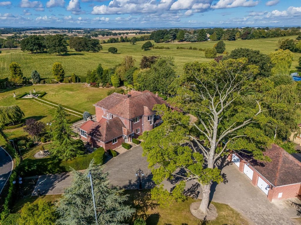 Property photo 1 of 36