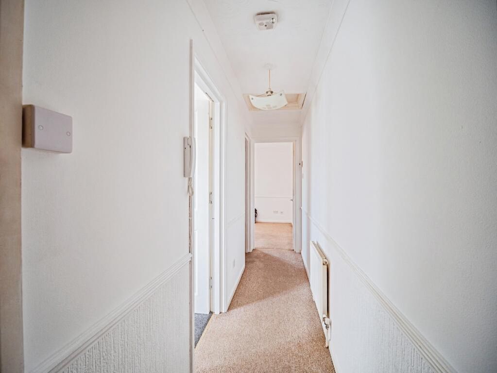 Property photo 3 of 9 Hallway