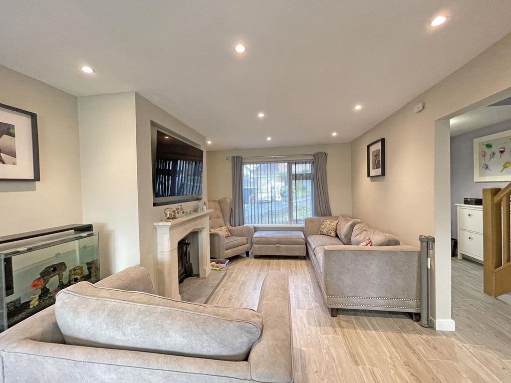 Property photo 2 of 18 Frome Close 2 - Lounge.Jpg