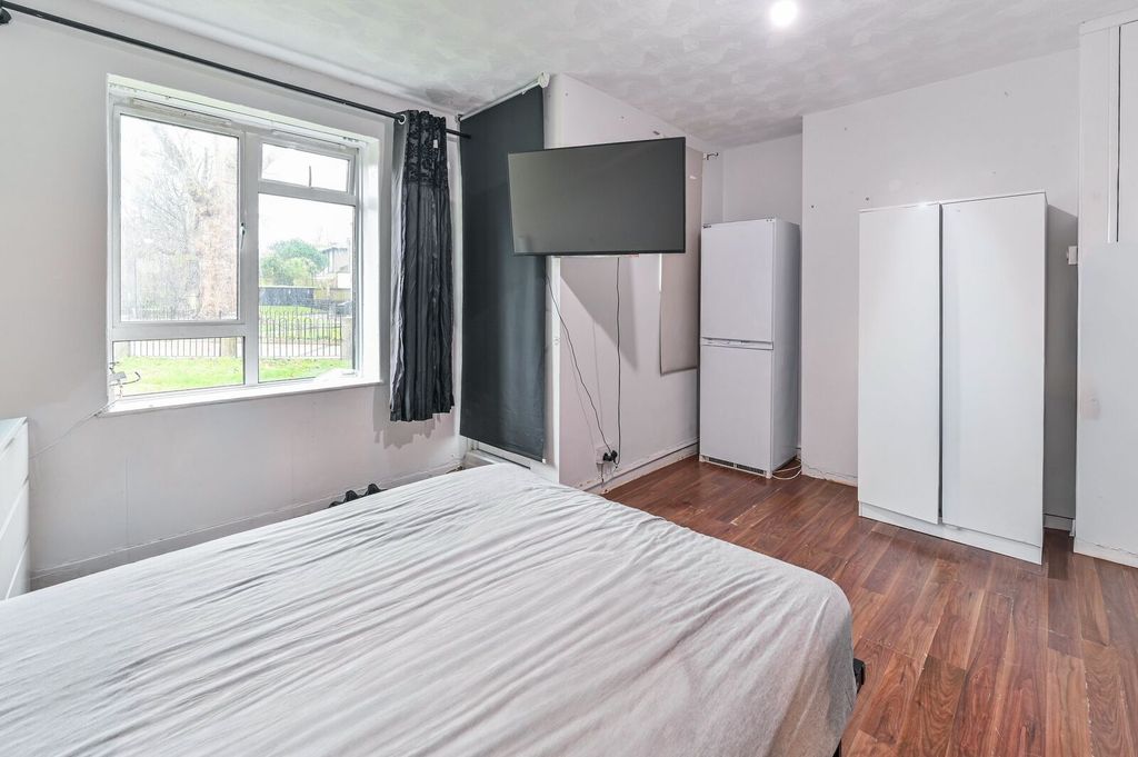 Property photo 1 of 5
