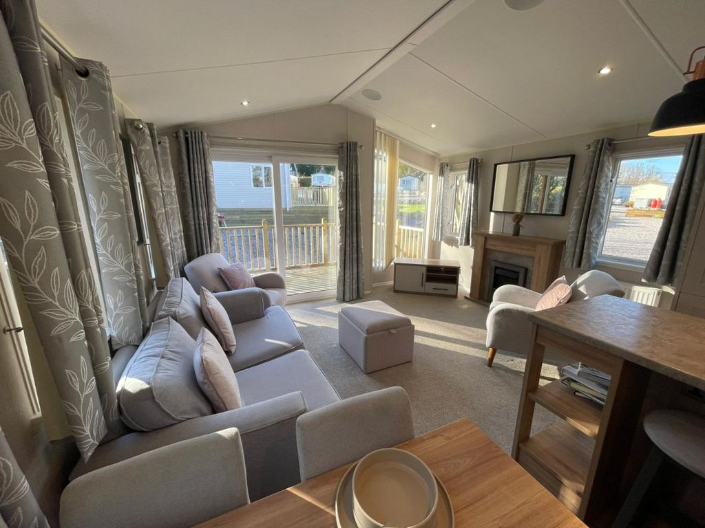 Property photo 3 of 6 Whatsapp Image 2025 11 25 At 12.47.39 2F45d38F.Jpg