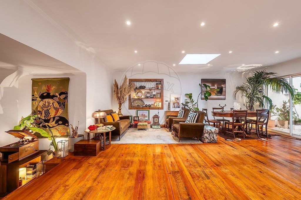 Property photo 3 of 40