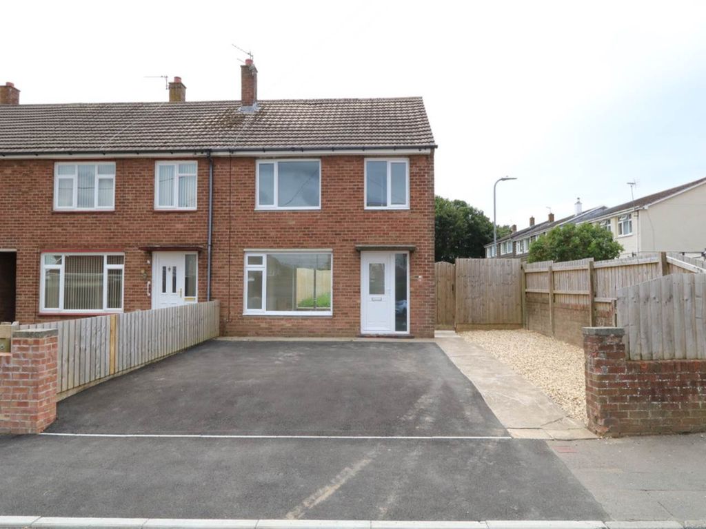 Property photo 2 of 13 Generous Parking