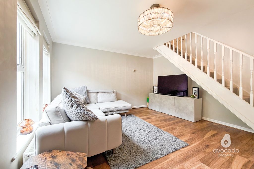 Property photo 2 of 11 5066642