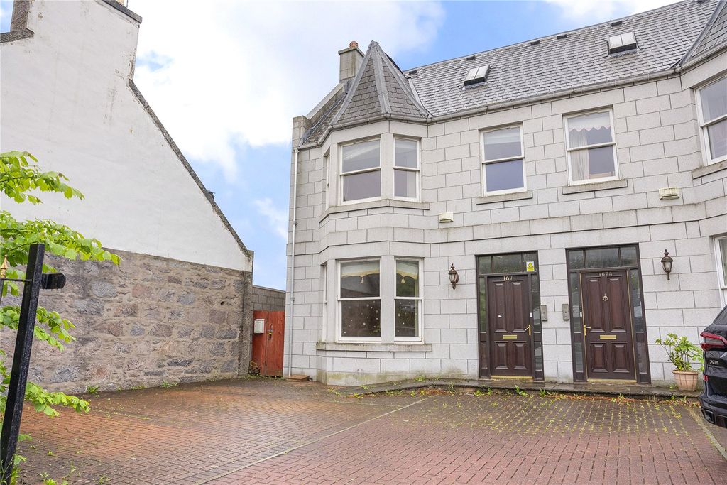 Property photo 1 of 41 Queens Road
