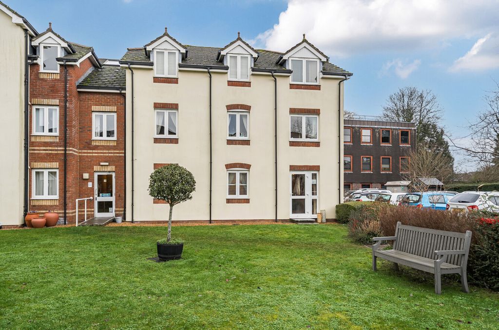 Property photo 1 of 8 1402171-5-696E52F...