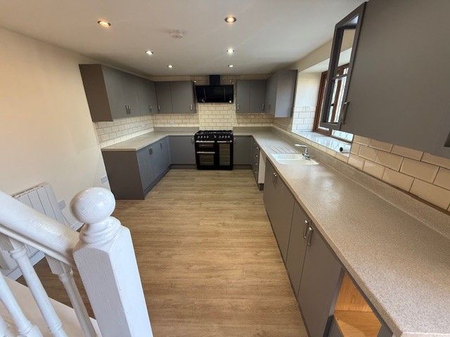 Property photo 3 of 12 Photo