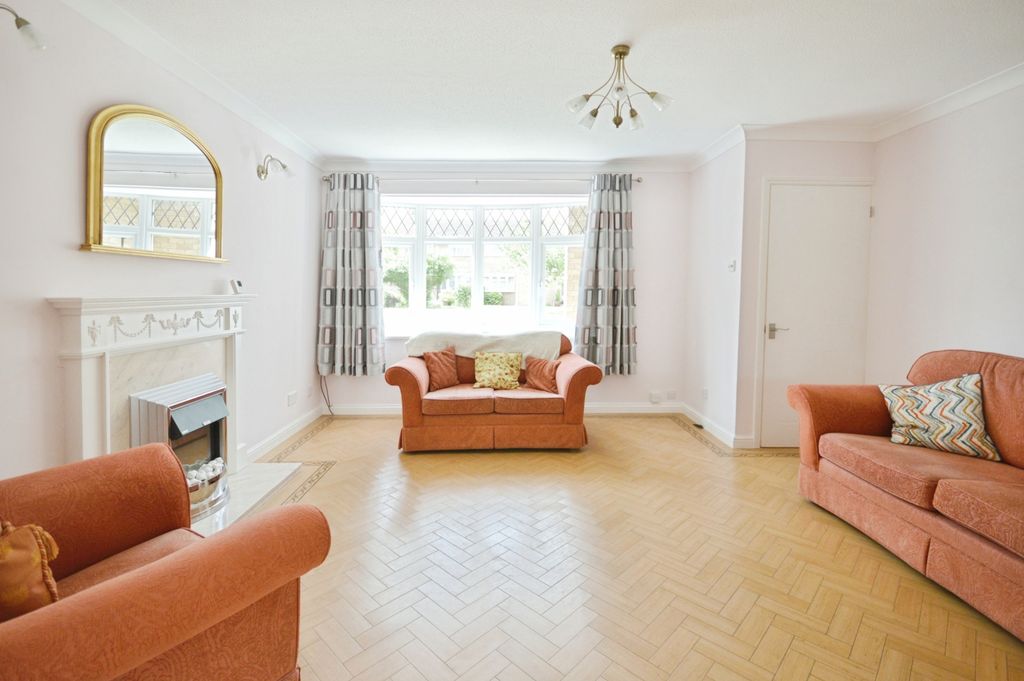 Property photo 2 of 8