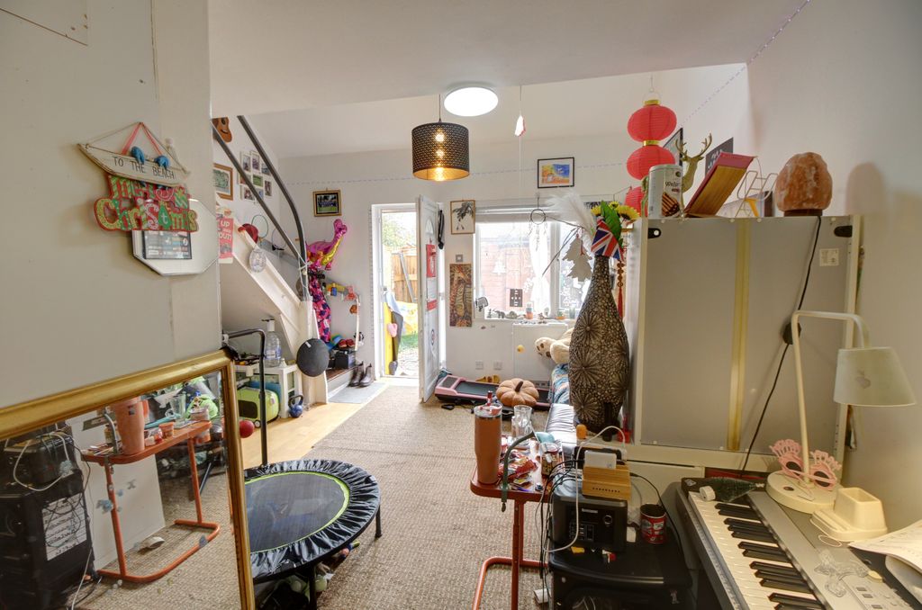 Property photo 3 of 10 Photo #3