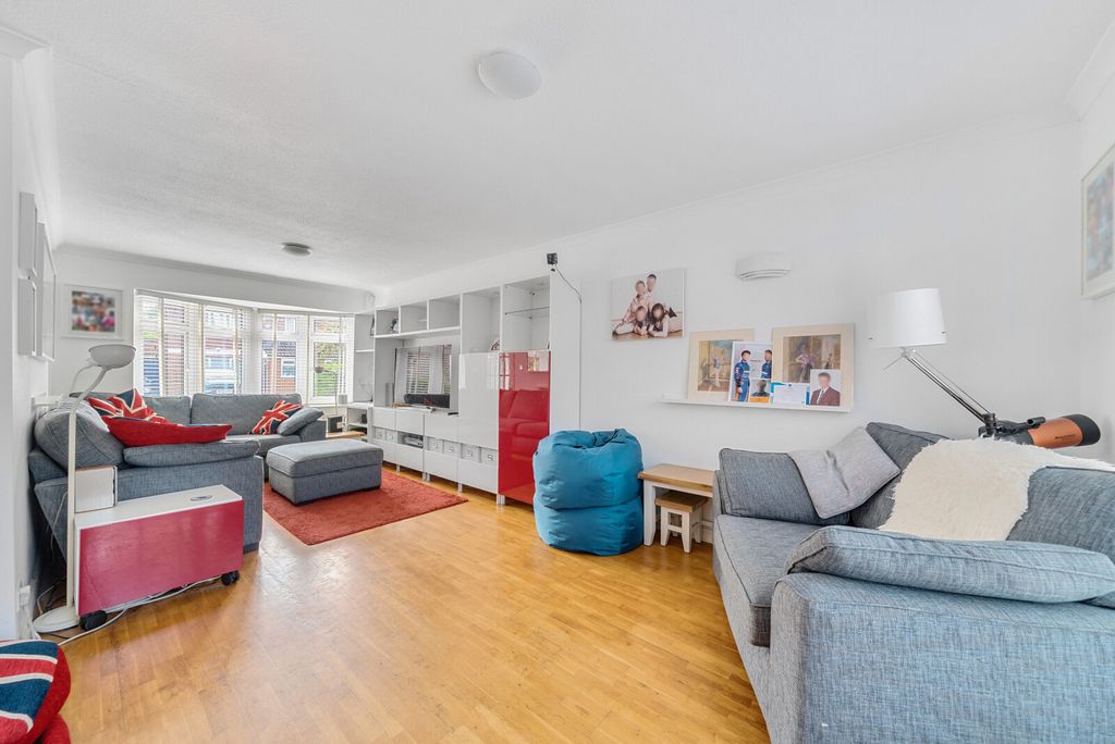 Property photo 2 of 20 1326842-11-6883B8...