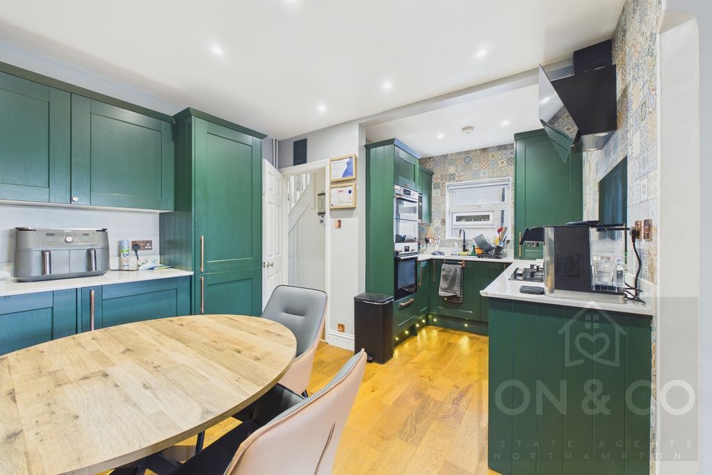 Property photo 3 of 13