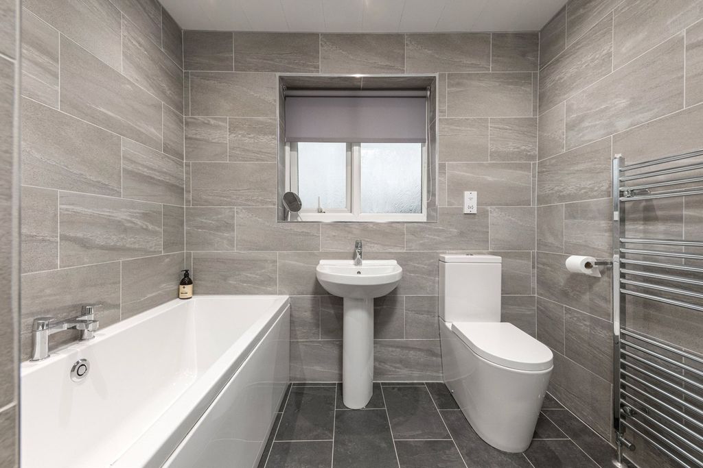 Property photo 2 of 15 Picture No. 14