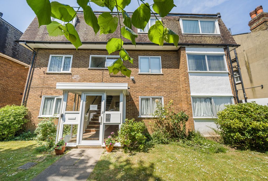 Property photo 1 of 9 External