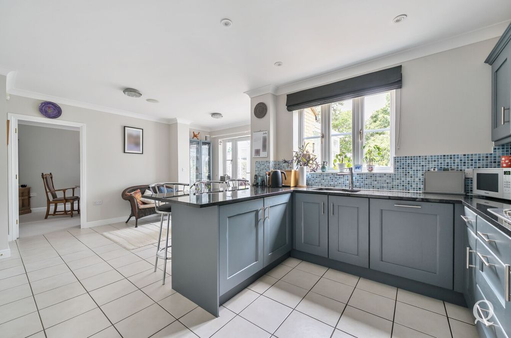 Property photo 2 of 30 4A0Df843-8Fb0-441...
