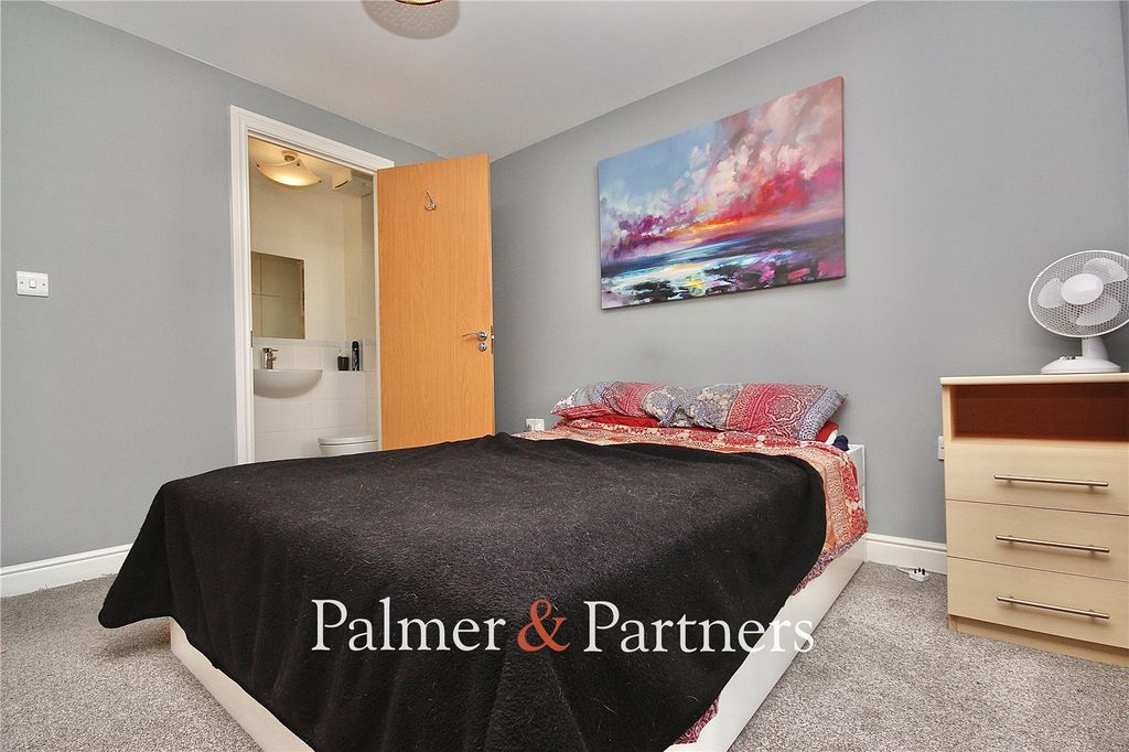 Property photo 2 of 18 Picture No. 28