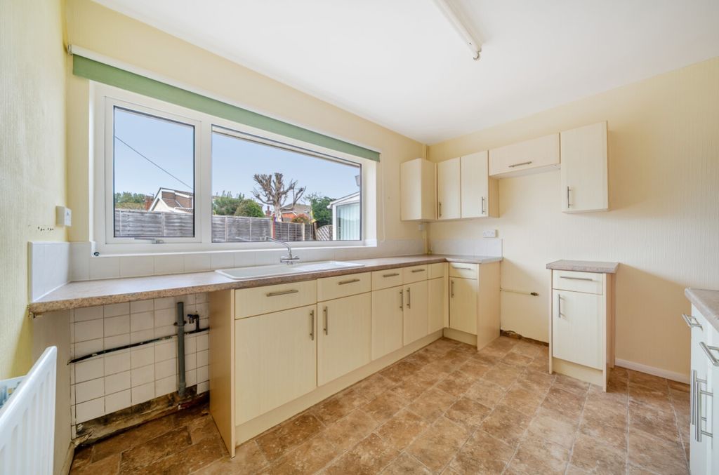 Property photo 2 of 11 1470130-5-6A1A2Fb07d878