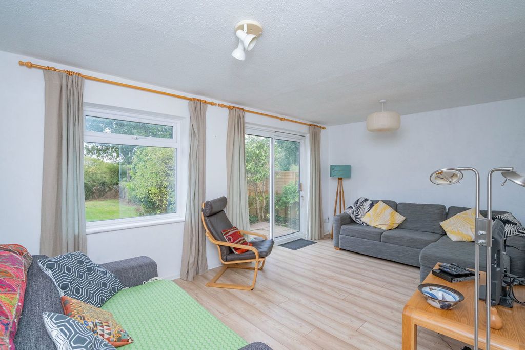 Property photo 3 of 12