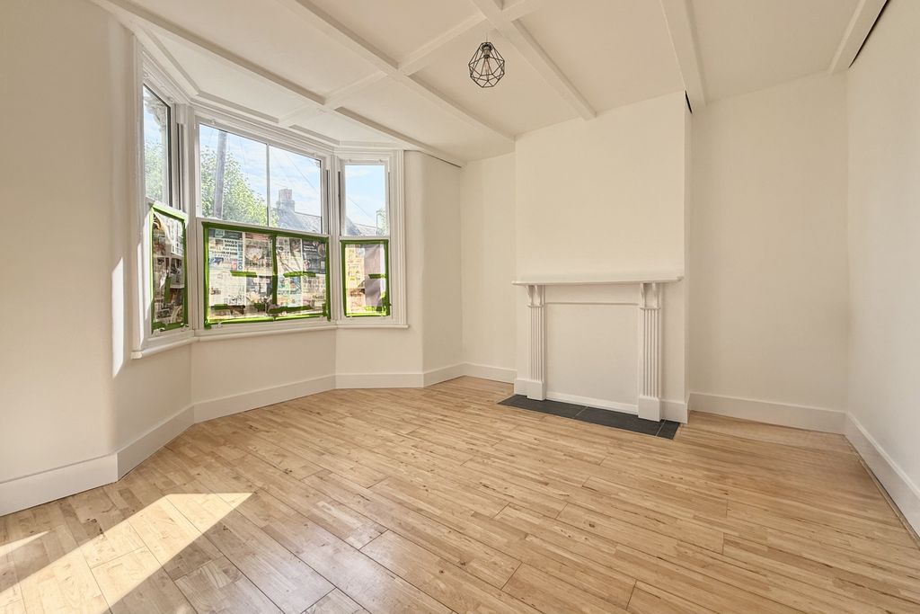 Property photo 2 of 8 2