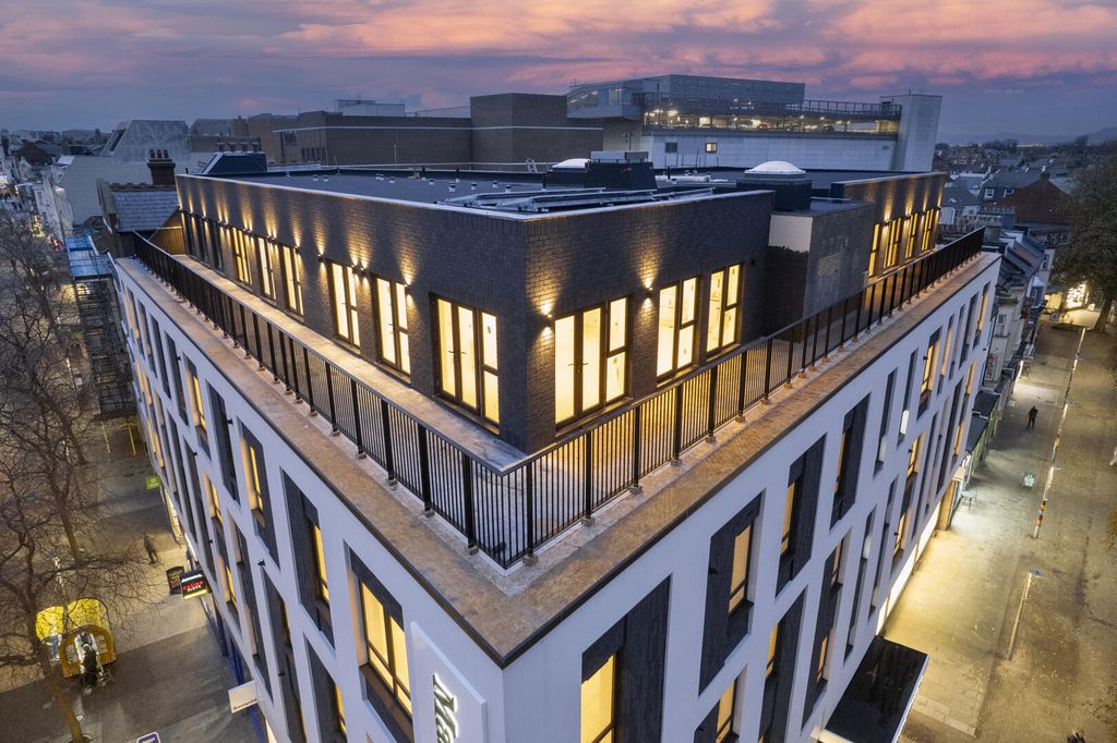 Property photo 1 of 15 Terrace / Patio